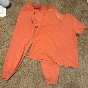 Figs Womens scrub set in Terracotta